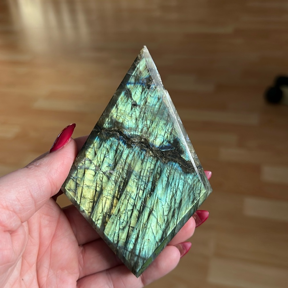 Labradorite diamond or kite